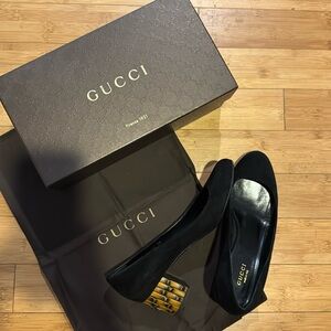 Gucci Shoes with shoe bag and box